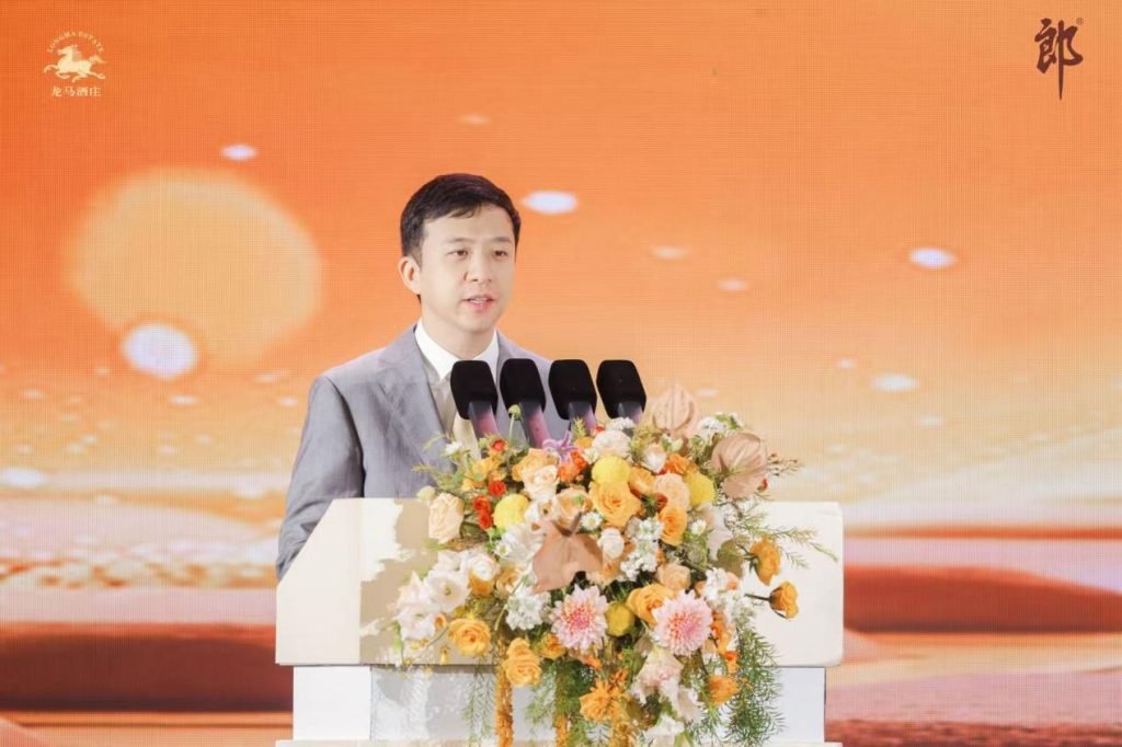 遵循“54321”工艺,坐拥“两个30万吨”:2026郎酒秋酿开窖再现兼香领先底气